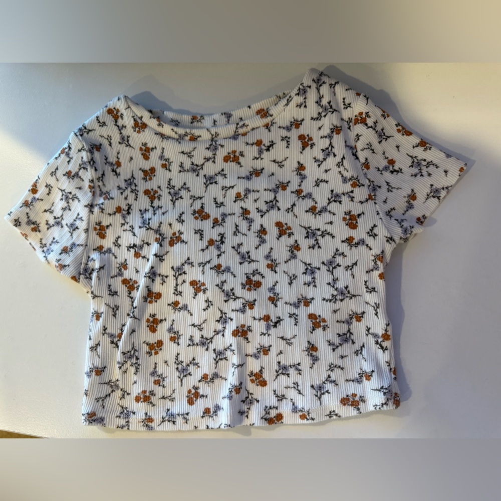XS Garage White Floral Ribbed Top